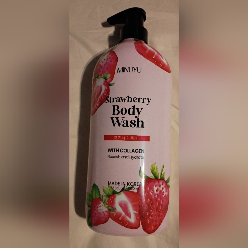 New/ Unused Minuyu Strawberry Body Wash with Collagen - Made In Korea 33.8 Fl Oz
